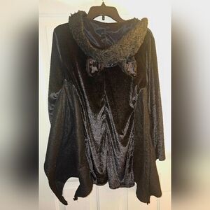 **SOLD** 𝔹𝕒𝕥 ℂ𝕠𝕤𝕥𝕦𝕞𝕖